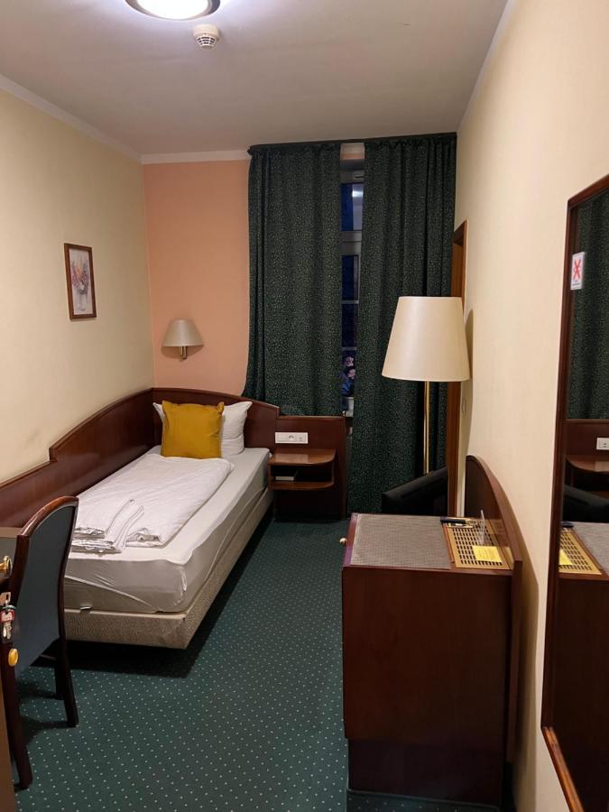 Hotel Am Schloss - Frankfurt An Der Oder Luaran gambar