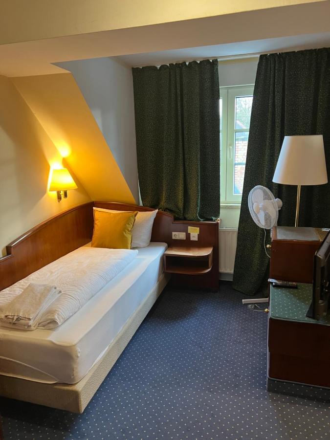 Hotel Am Schloss - Frankfurt An Der Oder Luaran gambar